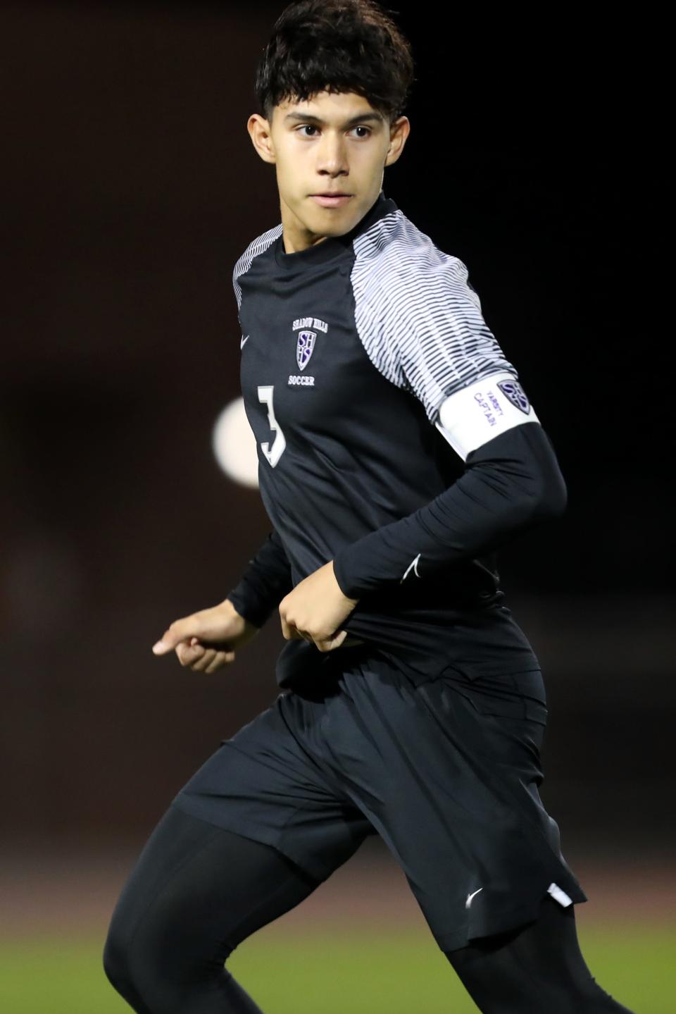 Shadow Hills forward Sergio Gomez (3) competes against Palm Springs High in Indio, Calif., on Thurs., December 21, 2023.