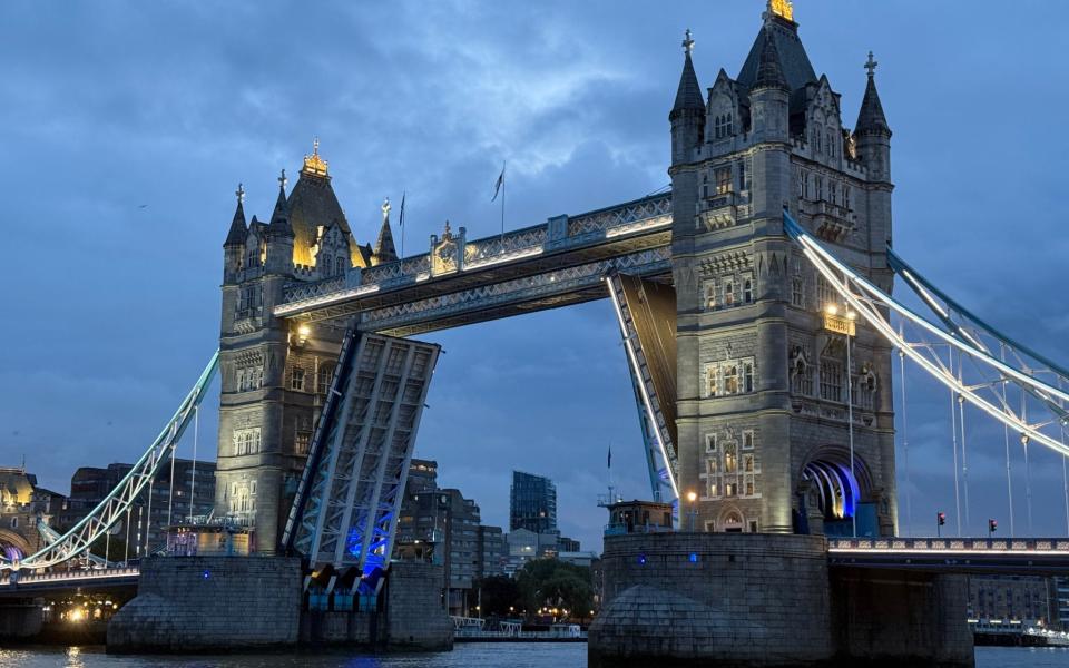 The bridge's bascules were left stuck open shortly after 6am (James Herron)