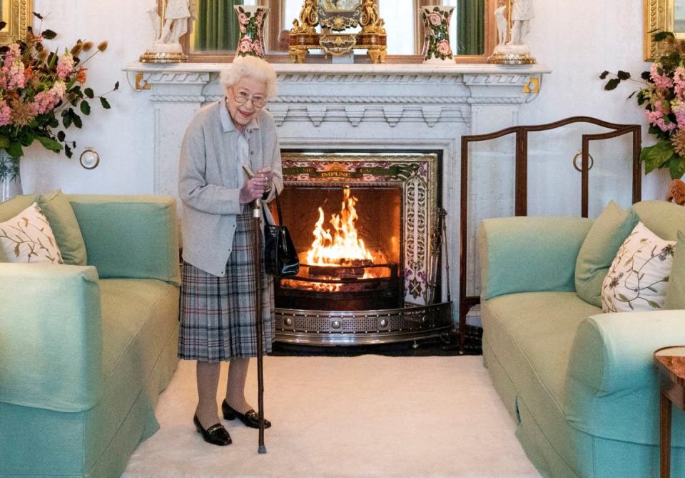 <div class="inline-image__caption"><p>Britain's Queen Elizabeth waits in the Drawing Room before receiving Liz Truss for an audience, where she invited the newly elected leader of the Conservative party to become Prime Minister and form a new government, at Balmoral Castle, Scotland, Britain September 6, 2022.</p></div> <div class="inline-image__credit">Jane Barlow/Pool via REUTERS</div>