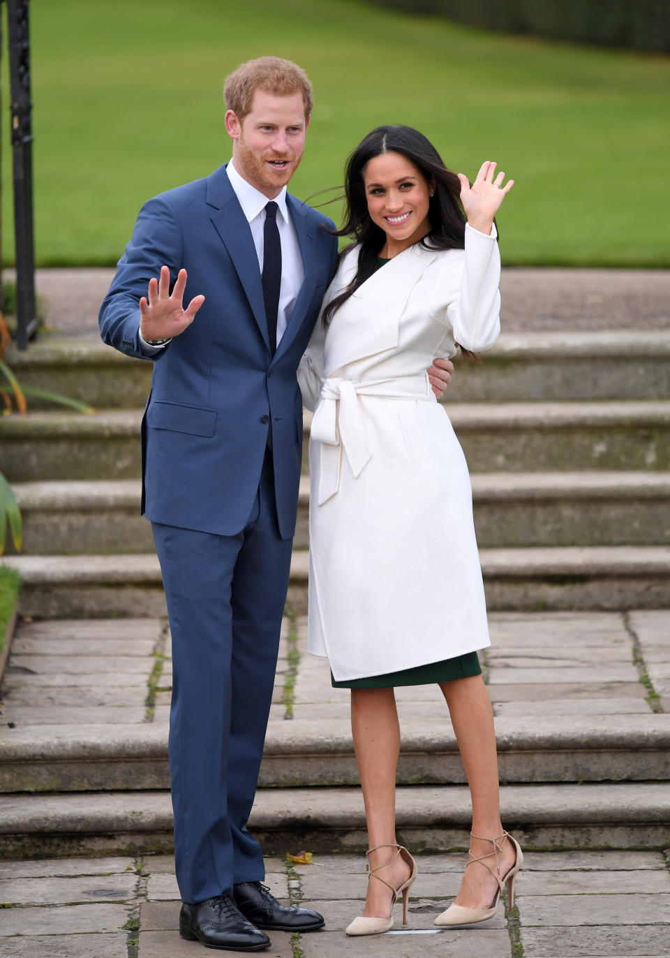 Prince Harry and Meghan Markle attend an official photocall to announce their engagement at The Sunken Gardens, Kensington Palace on Nov. 27, 2017 in London, England.&nbsp;