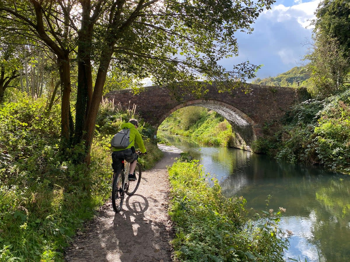 Pedal the Stroudwater Navigation or the Thames and Severn Canal for a behind-the-scenes tour of the Cotswolds  (Tamara Hinson)