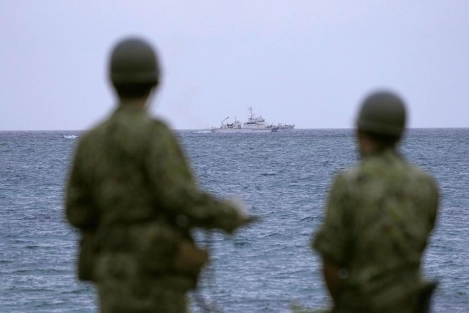 日本陸上自衛隊一架UH-60黑鷹直升機6日失聯，目前仍下落不明，當局持續搜索。（AP）