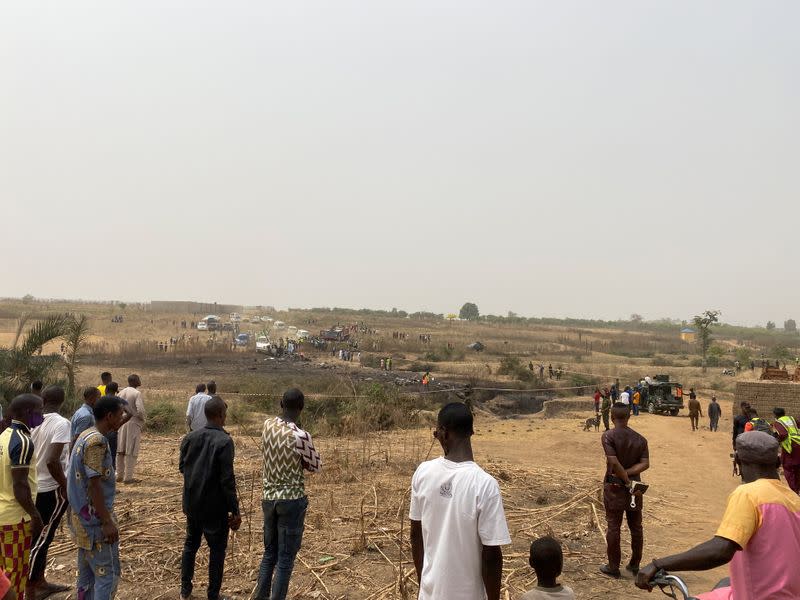 Nigerian military plane crashes on approach to Abuja airport