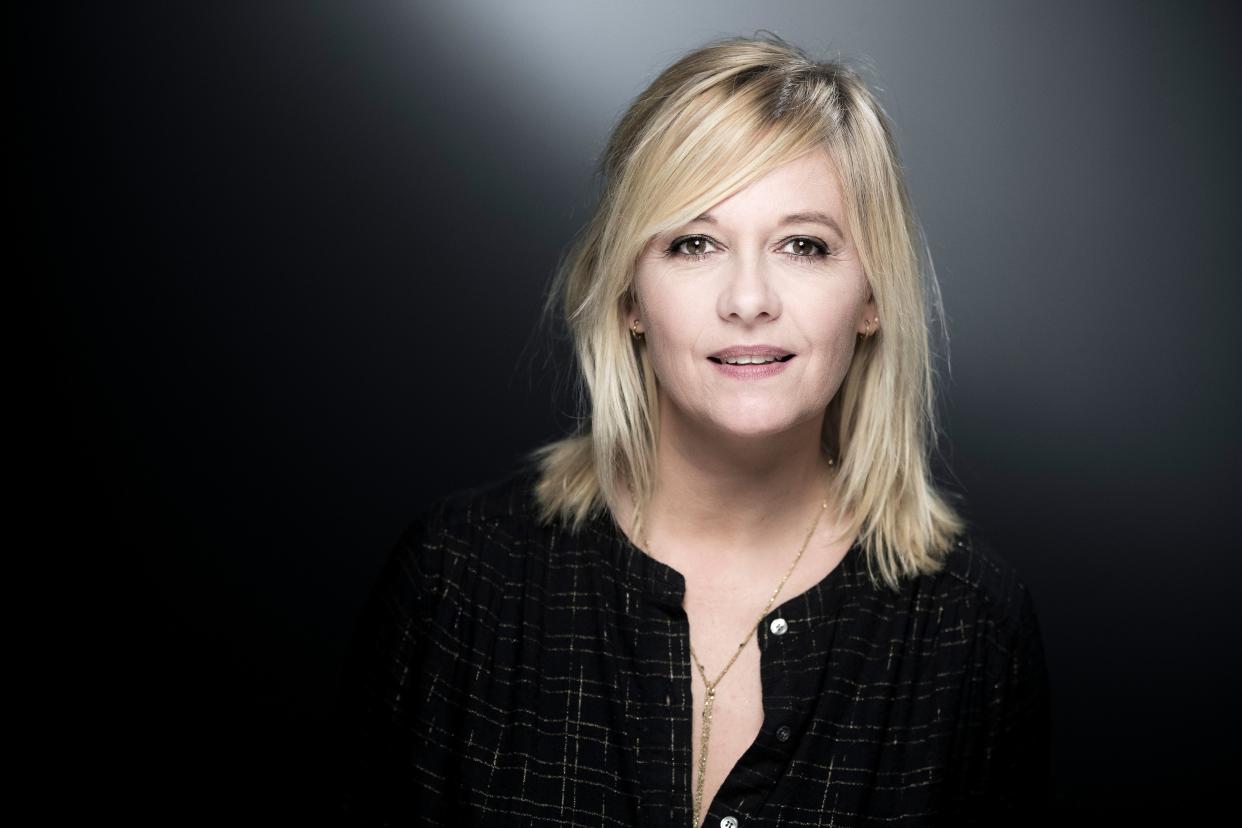 French TV presenter, radio host and writer Flavie Flament poses during a photo session on October 30, 2017 in Paris. (Photo by JOEL SAGET / AFP)        (Photo credit should read JOEL SAGET/AFP via Getty Images)