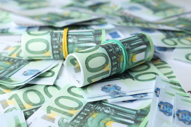 EUR/USD Forecast – Euro Continues to Grind Away