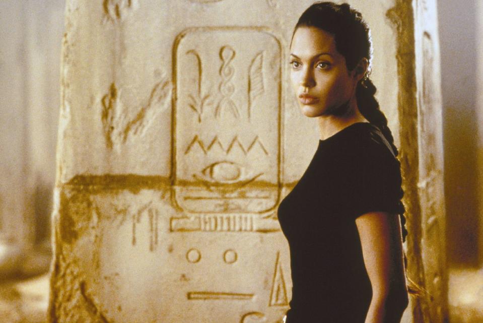 Nein, mit Lara Croft möchte man sich nicht anlegen. Aber auch bei vor ihrer Darstellerin, Angelina Jolie, sollte man auf der Hut sein: Sie ist eine Spezialistin im Messerwerfen. Gelernt hat sie diesen etwas speziellen Sport beim Dreh zu "Tomb Raider". Welche Stars sonst noch verborgene sportliche Talente besitzen, zeigt die Galerie. (Bild: Concorde)