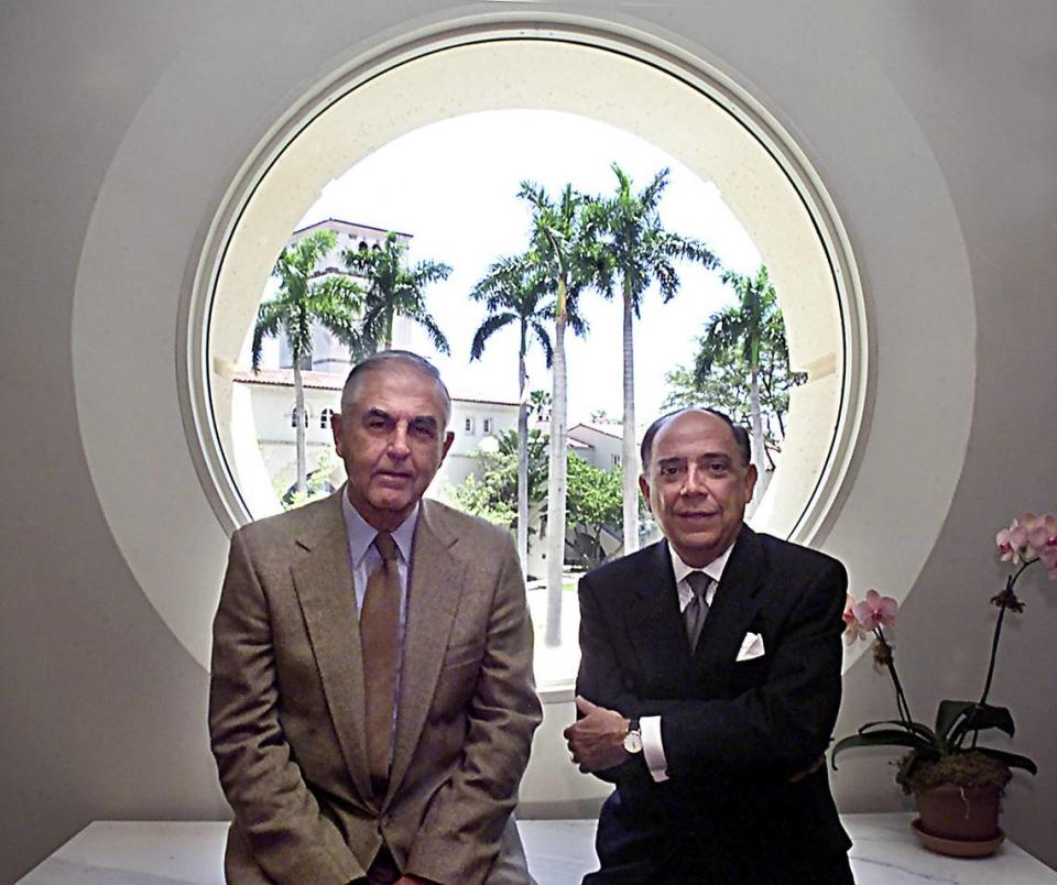 El arquitecto Peter Spillis, a la izquierda, y su socio Hilario Candela, en 2001.