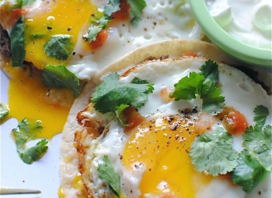 <strong>Get the <a href="http://bevcooks.com/2012/03/huevos-rancheros/" target="_hplink">Huevos Rancheros recipe</a> by Bev Cooks</strong>