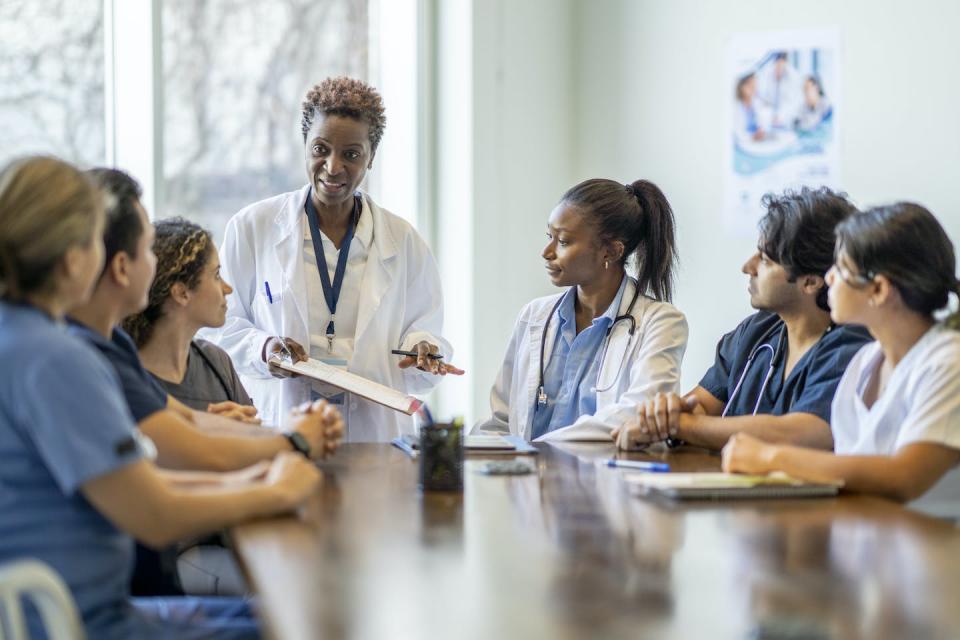 Part of a doctor’s responsibility is translating respect for patients into concrete techniques. <a href="https://www.gettyimages.com/detail/photo/female-doctor-teaching-nursing-students-royalty-free-image/1387152896?phrase=medical+student+clinic&searchscope=image%2Cfilm&adppopup=true" rel="nofollow noopener" target="_blank" data-ylk="slk:FatCamera/E+ via Getty Images;elm:context_link;itc:0;sec:content-canvas" class="link ">FatCamera/E+ via Getty Images</a>