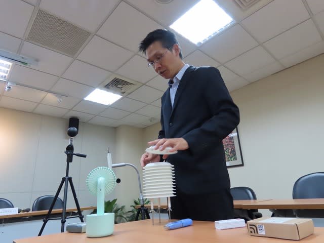成大教授林子平介紹「微氣候監測系統」如何收集資訊。（photo by 醒報記者 施凱文）