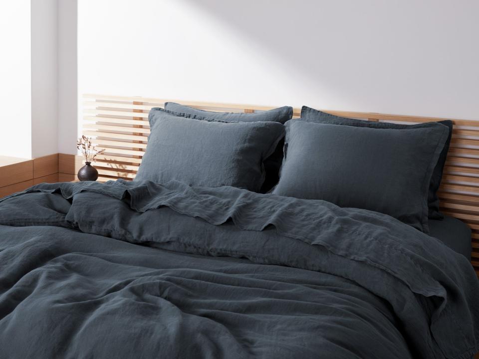 <p><a href="https://go.redirectingat.com?id=74968X1596630&url=https%3A%2F%2Fwww.parachutehome.com%2Fproducts%2Flinen-duvet-cover&sref=https%3A%2F%2Fwww.harpersbazaar.com%2Ffashion%2Ftrends%2Fg43932475%2Fbest-luxury-duvet-covers%2F" rel="nofollow noopener" target="_blank" data-ylk="slk:Shop Now;elm:context_link;itc:0;sec:content-canvas" class="link ">Shop Now</a></p><p>Linen Duvet Cover</p><p>$250.00</p><p>parachutehome.com</p>