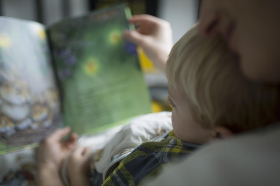 Some questioned why Lowery wouldn’t teach her son to read when she’s reading him books. She responded: “We do show words and letters. We’re just focusing on other things besides phonics right now.”<em> [Photo: Getty]</em>
