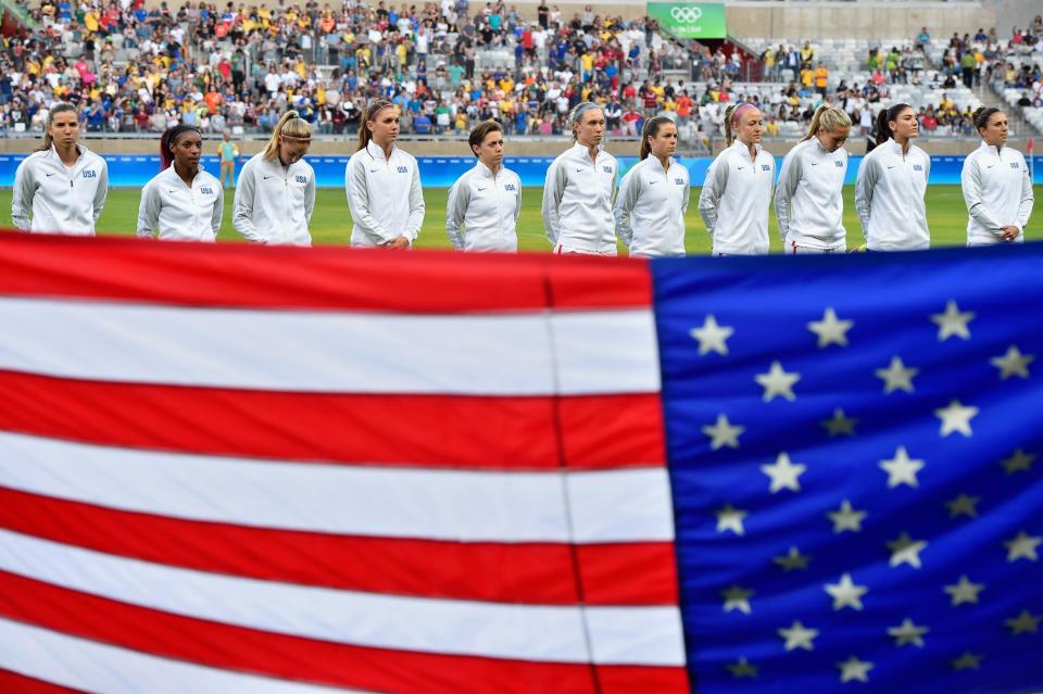 <p>United States gather before the Women’s Group F first round match between United States and France during Day 1 of the Rio 2016 Olympic Games at Mineirao Stadium on August 6, 2016 in Belo Horizonte, Brazil. (Photo by Pedro Vilela/Getty Images) </p>