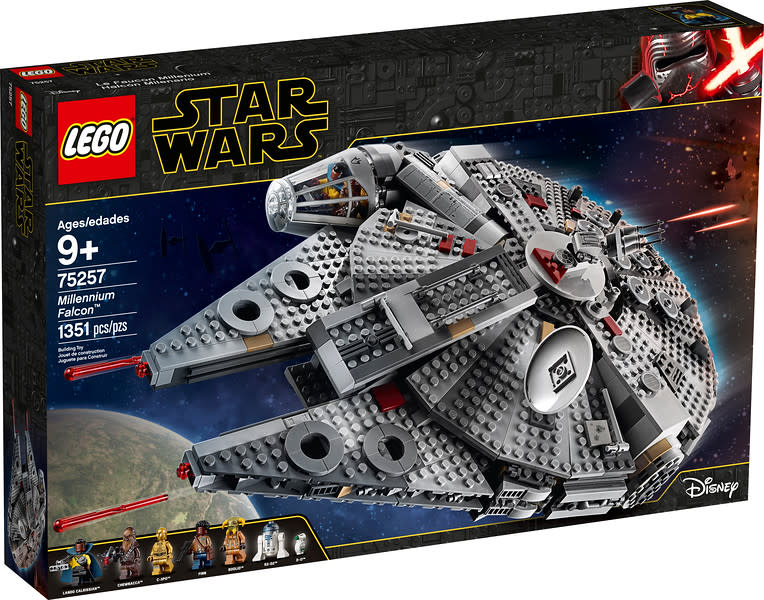 Comes with Finn, Chewbacca, Lando Calrissian, Boolio, C-3PO, R2-D2, and D-O LEGO figurines. (Photo: Walmart)