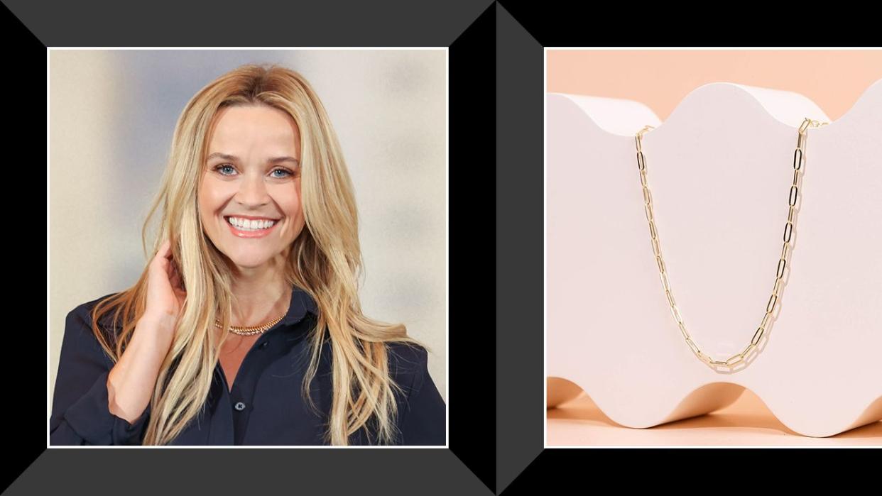 reese witherspoon wearing gold necklaces
