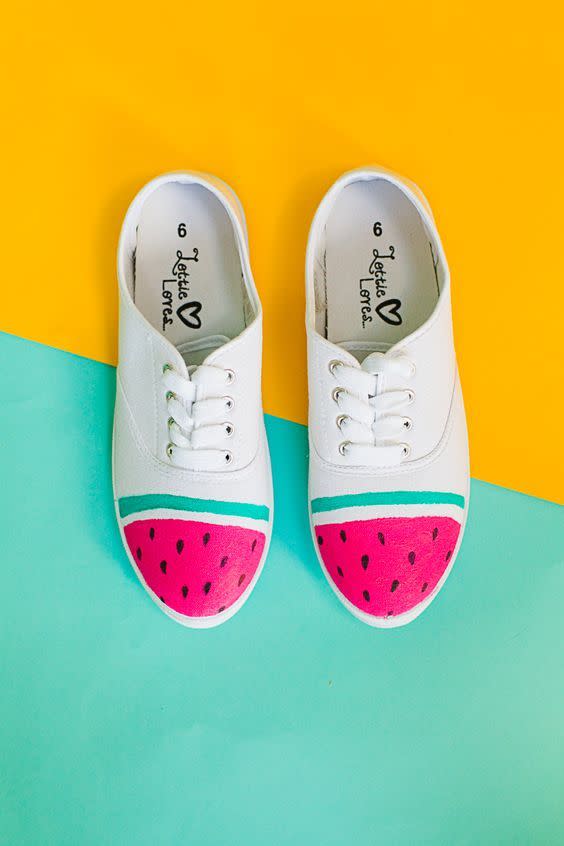 <p>If like Beyonce you are also a fan of watermelons, you can easily make yourself a pair of watermelon trainers. <i><a href="https://uk.pinterest.com/pin/AXgMUXiABmbBpocUA5fXj0uamnCb7afwkf7JMp55_d_TPyQkbgr7ZTI/" rel="nofollow noopener" target="_blank" data-ylk="slk:[Photo: Pinterest];elm:context_link;itc:0;sec:content-canvas" class="link ">[Photo: Pinterest]</a></i></p>