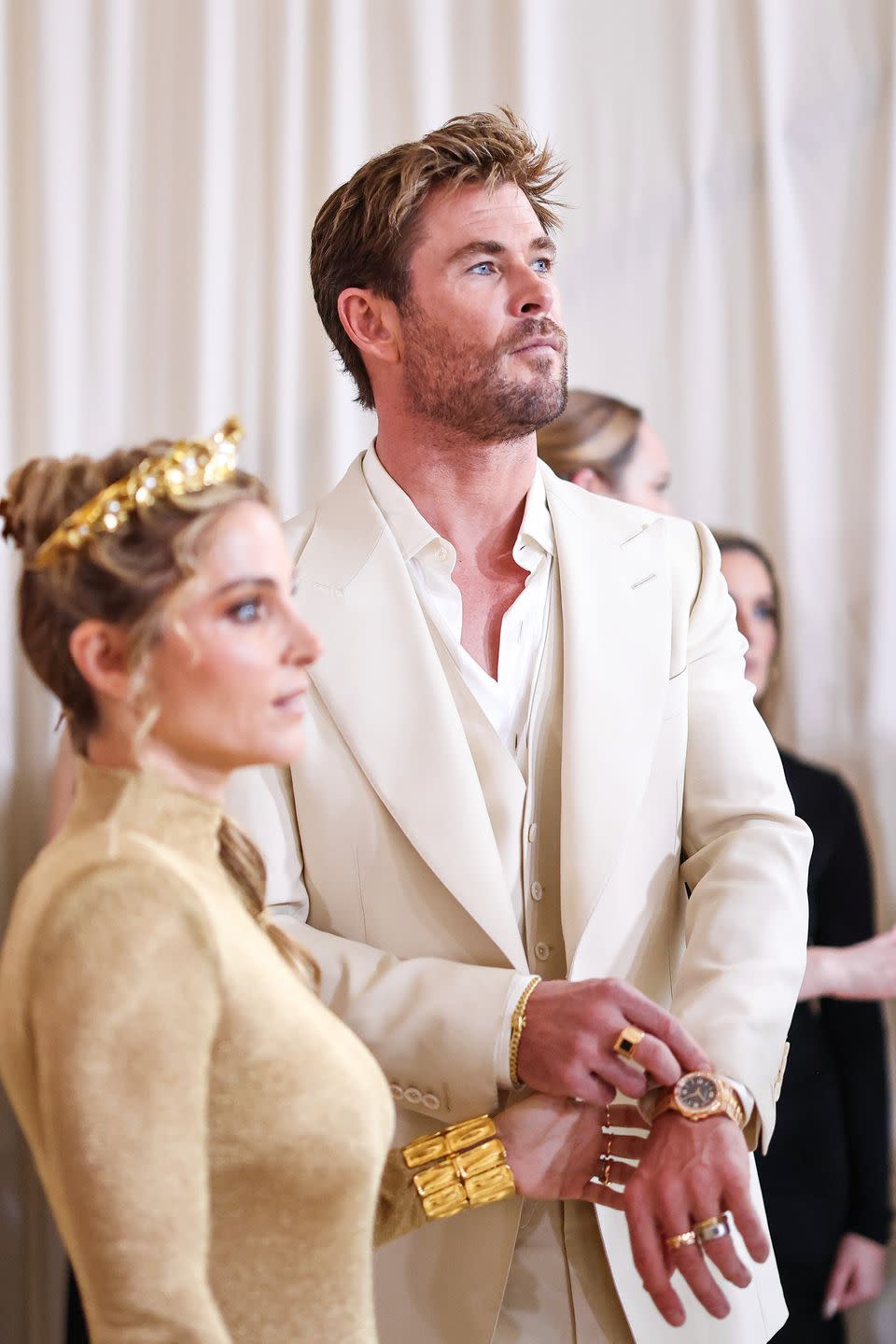 elsa pataky and chris hemsworth at the 2024 met gala