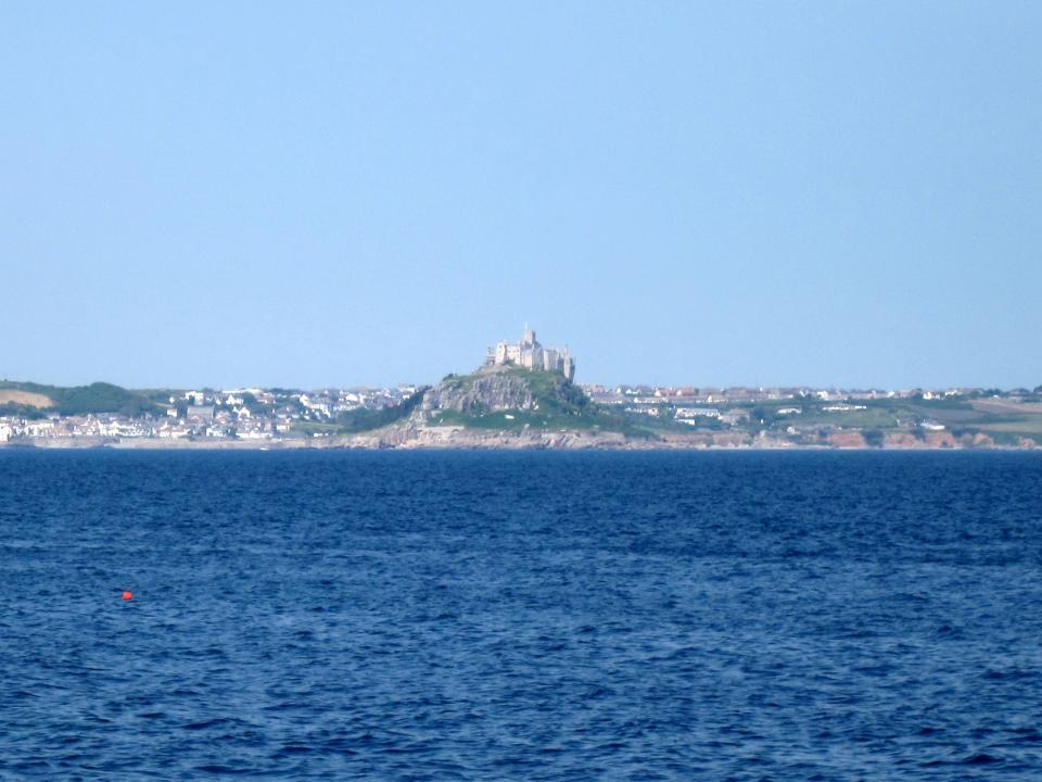 <p>Otro lugar destacado es un ferrocarril subterráneo que todavía se usa para el transporte desde el puerto al castillo.<br>Foto: Wikimedia Commons/Olaf Tausch </p>