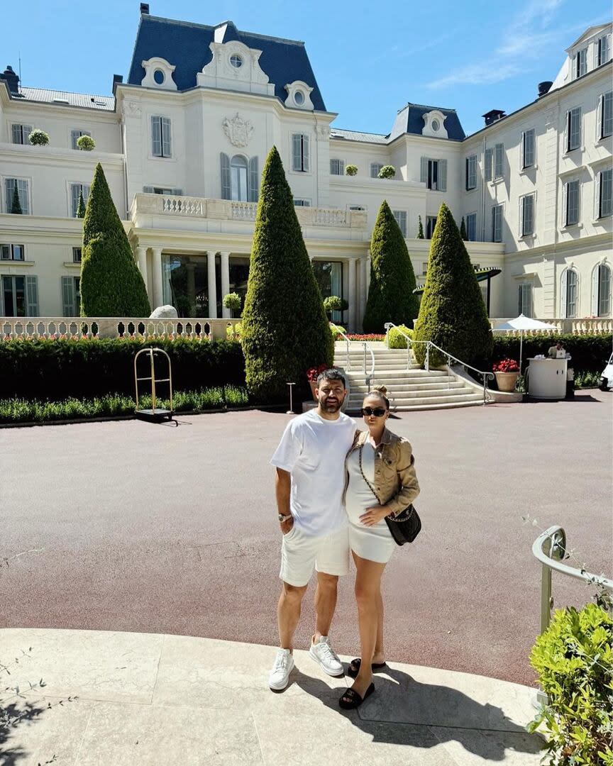 La pareja disfruta de unos días de vacaciones en Francia (Foto: Instagram/@soficalzetti)
