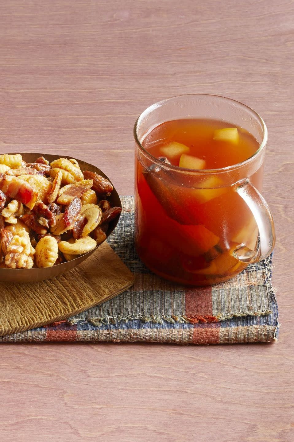 <p>Cheers! This cozy mulled cider recipe contains a generous amount of bourbon, making it the ultimate accompaniment for any Southern-style Thanksgiving dinner.</p><p><strong><a href="https://www.thepioneerwoman.com/food-cooking/recipes/a32304617/mulled-cider-with-bourbon-recipe/" rel="nofollow noopener" target="_blank" data-ylk="slk:Get the recipe.;elm:context_link;itc:0;sec:content-canvas" class="link ">Get the recipe.</a></strong></p><p><strong><a class="link " href="https://go.redirectingat.com?id=74968X1596630&url=https%3A%2F%2Fwww.walmart.com%2Fsearch%3Fq%3Dpioneer%2Bwoman%2Bglasses&sref=https%3A%2F%2Fwww.thepioneerwoman.com%2Ffood-cooking%2Fmeals-menus%2Fg33834710%2Fsouthern-thanksgiving-menu%2F" rel="nofollow noopener" target="_blank" data-ylk="slk:SHOP GLASSES;elm:context_link;itc:0;sec:content-canvas">SHOP GLASSES</a><br></strong></p>
