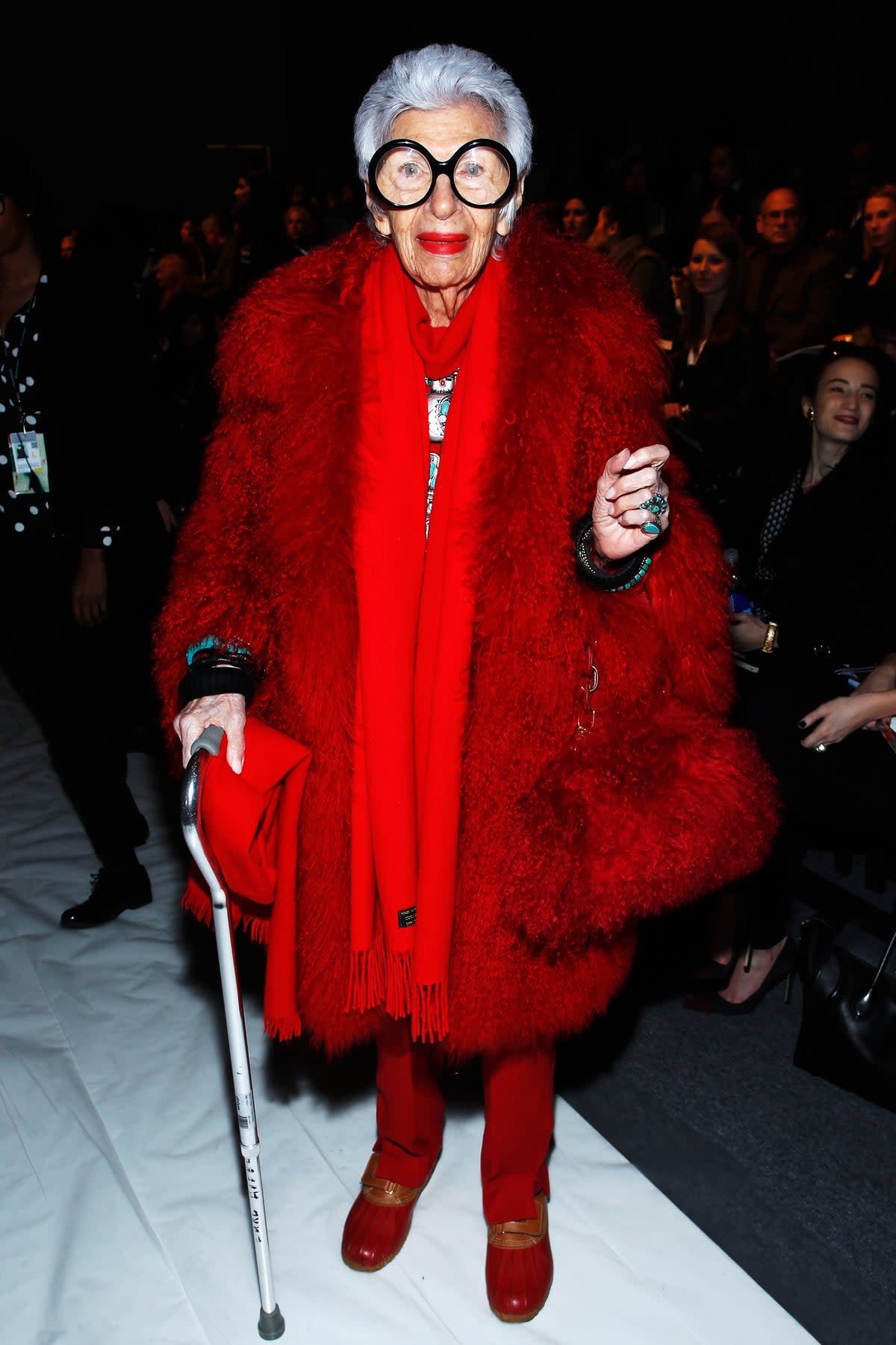  Iris Apfel attends the Joanna Mastroianni Fall 2013 fashion show in New York on February 10, 2013 (Photo by Joe Kohen/Getty Images for Joanna Mastroianni)