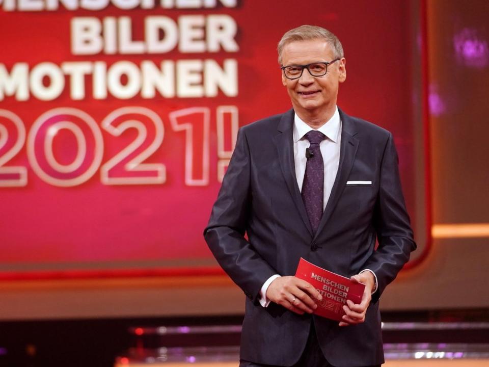 Günther Jauch blickt mit Promi-Gästen auf das Jahr 2021 zurück. (Bild: RTL / Stefan Gregorowius)