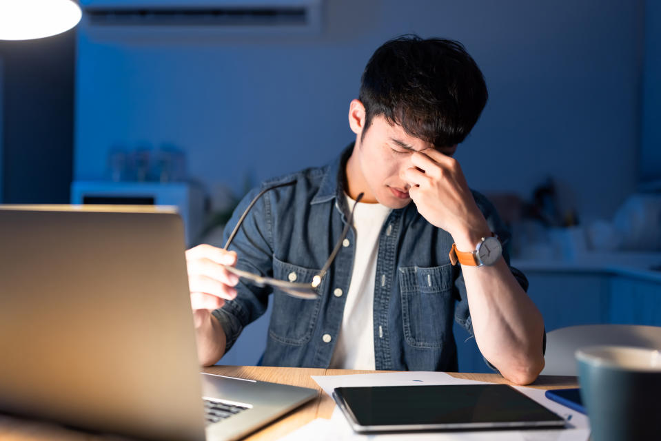 現代人工作壓力大，熬夜加班都是常有的事情，有時就連假日都要忙工作，幾乎沒有多少屬於自己的時間。（示意圖／Getty Images）