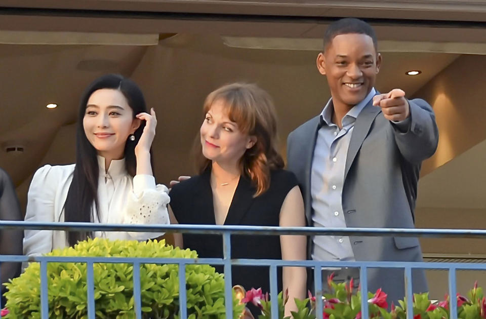 <p>Gemeinsam mit seinen Jury-Kollegen nahm Will Smith am traditionellen Jury-Dinner in Cannes teil. Dabei… (Bild: Rex/Shutterstock) </p>