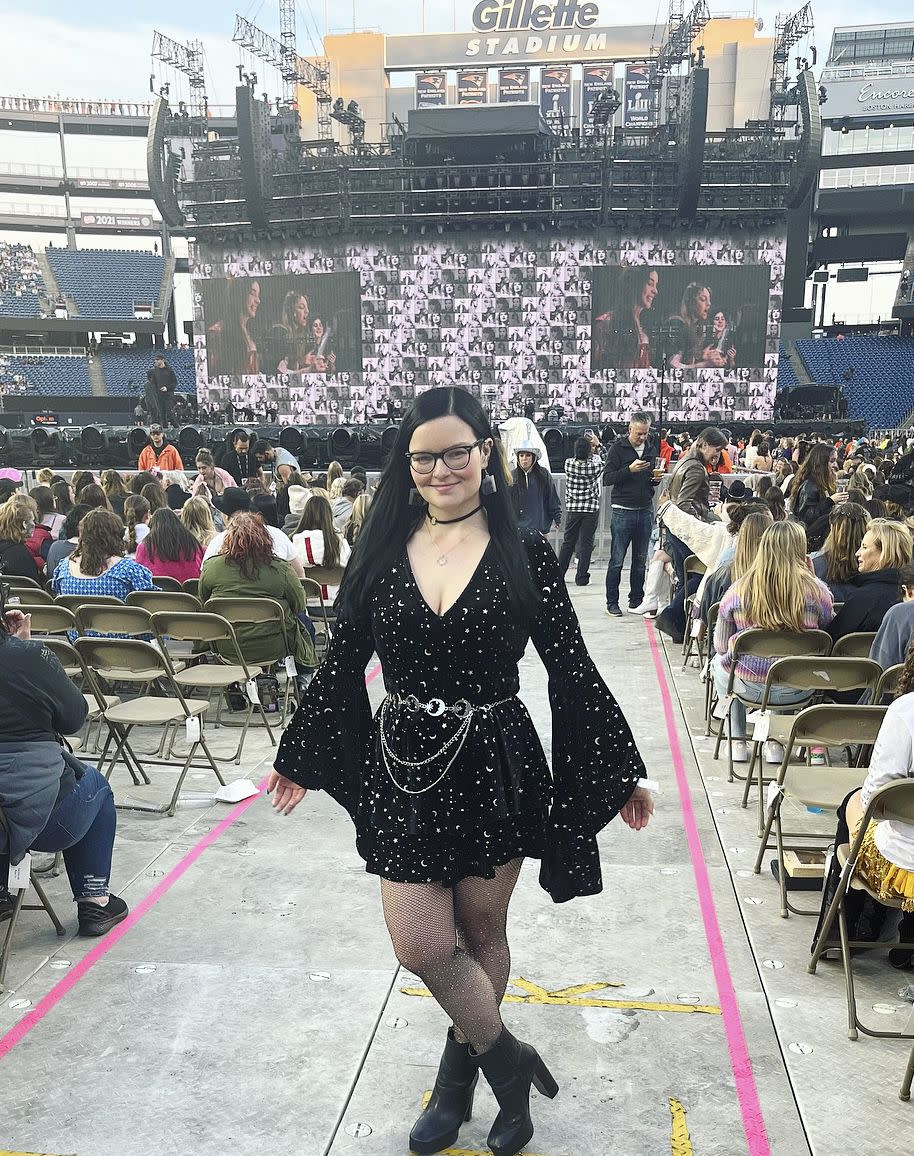 Taylor takeover: Boston 25 viewers show their Swiftie Spirit during weekend concerts at Gillette