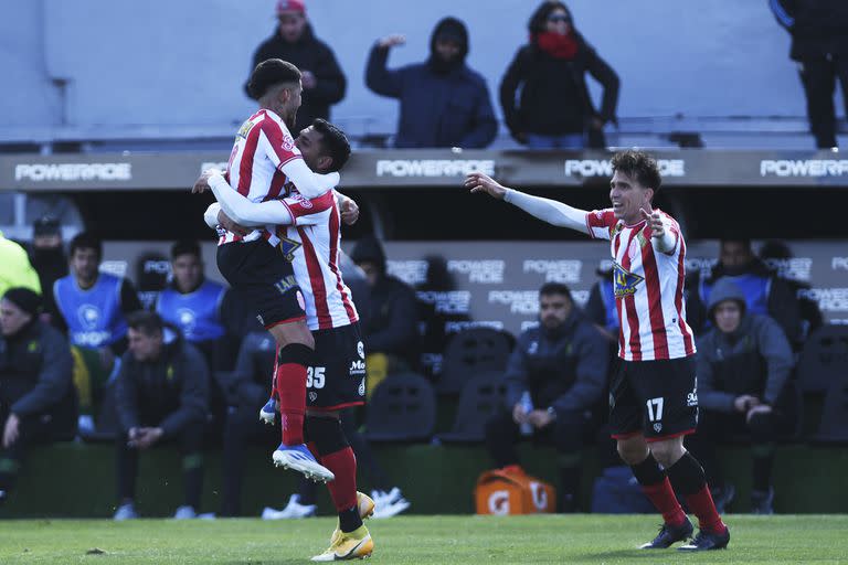 Barracas Central le gana a Defensa y Justicia por 3-0 con goles de Cristian Colmán, Iván Tapia y Bruno Sepúlveda, por la fecha 14 de la Liga Profesional 2022