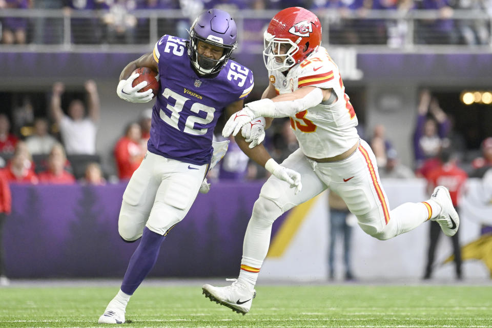 Ty Chandler took a handoff on a direct snap to successfully convert a fake punt and keep the Vikings' drive alive on Sunday afternoon.