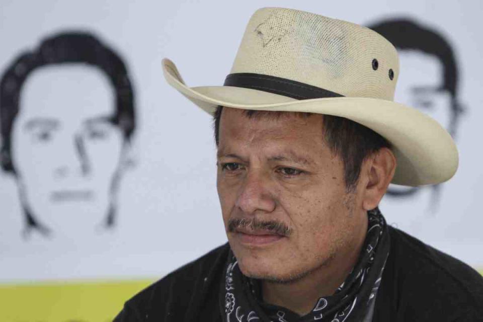 clemente rodriguez moreno padre ayotzinapa normalistas