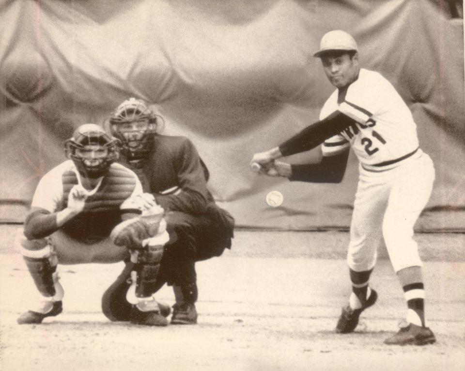 Roberto Clemente plays for  the Pittsburgh Pirates in 1972.