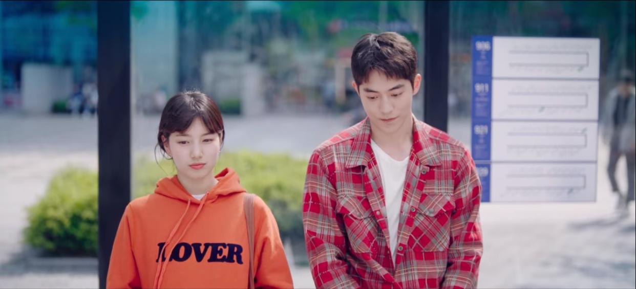 Nam Do San (Nam Joo Hyuk, right) tries to deflect the fact that he is not really who Seo Dal Mi (Bae Suzy) thinks he is in Start-Up.