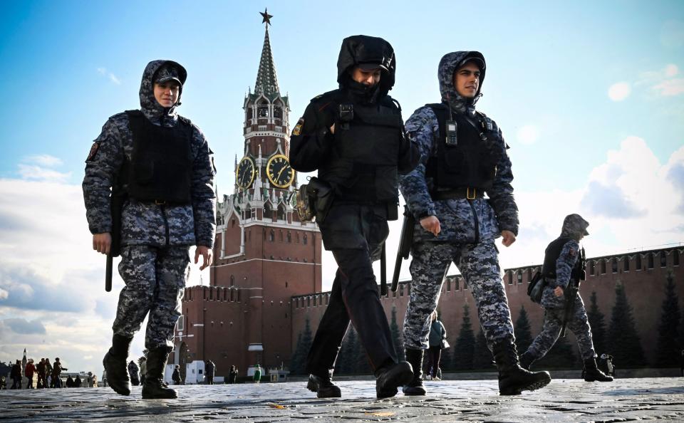 Members of the Moscow police and the Russian National Guard