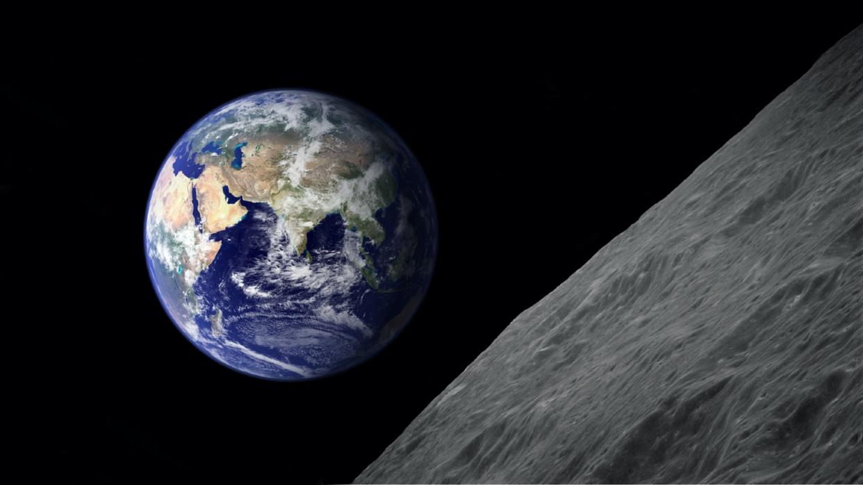  Earth from moon 