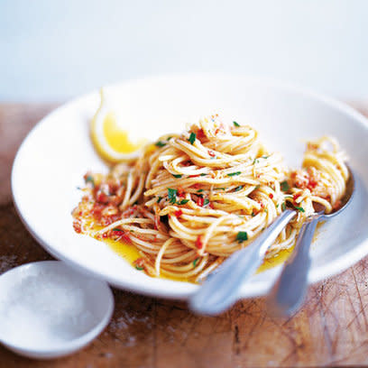 spaghetti with crab and chilli