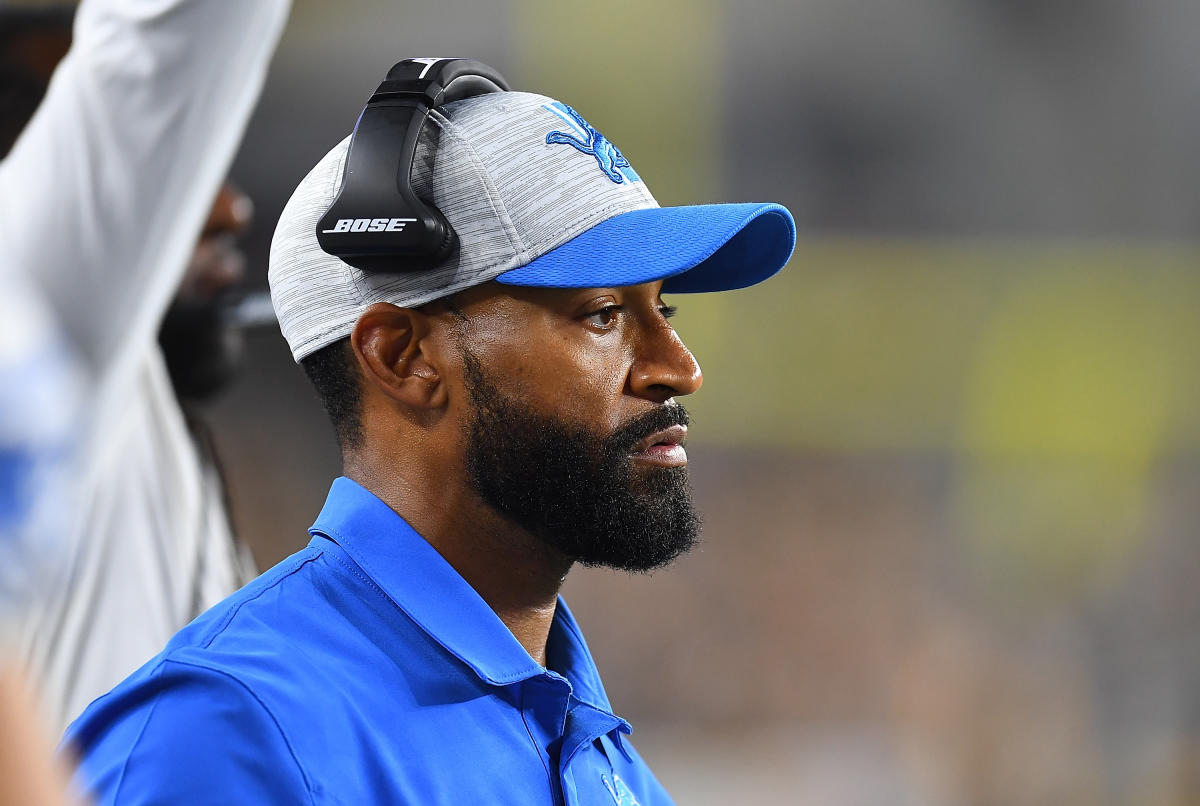 Jonathan Jones on X: This is what coaching is: Lions DBs coach Aubrey  Pleasant and Jeff Okudah had a passionate sideline teaching moment early in  the game that went viral. Later, after