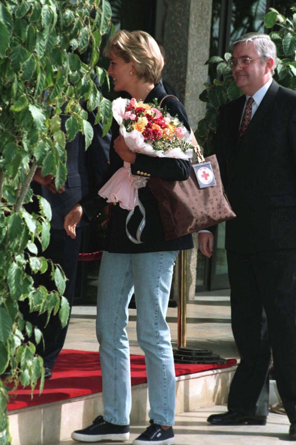 La princesa Diana con las zapatillas favoritas de Kate Middleton (Photo by Tim Graham Picture Library/Getty Images)