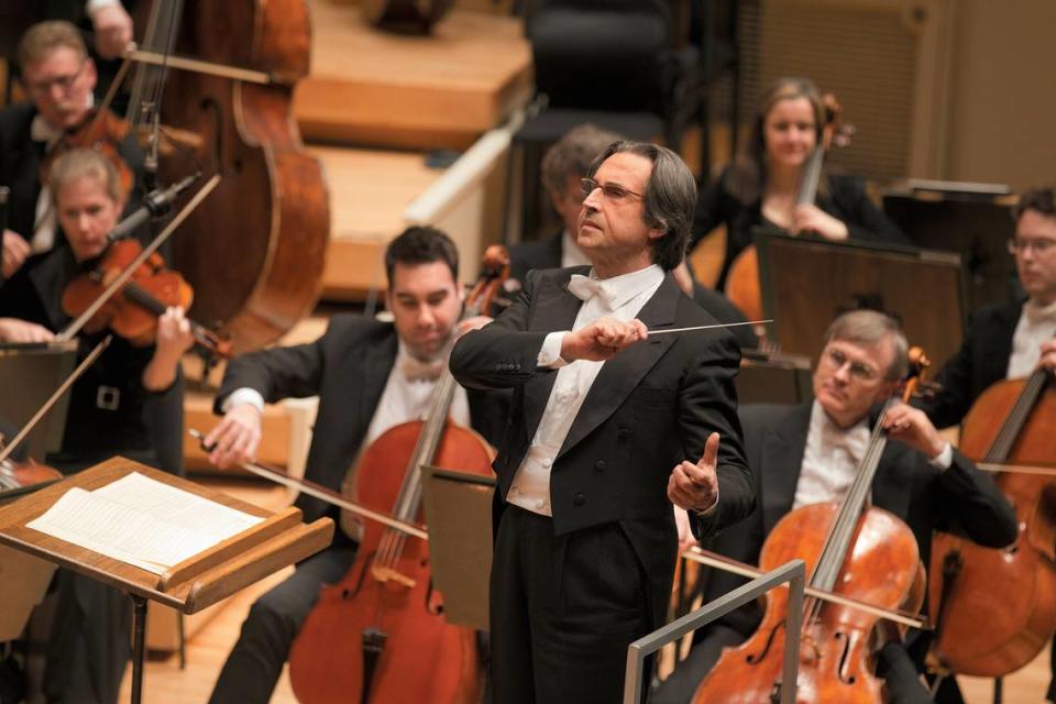 Before he steps down as conductor of the Chicago Symphony Orchestra, Riccardo Muti will appear at the Kauffman Center.