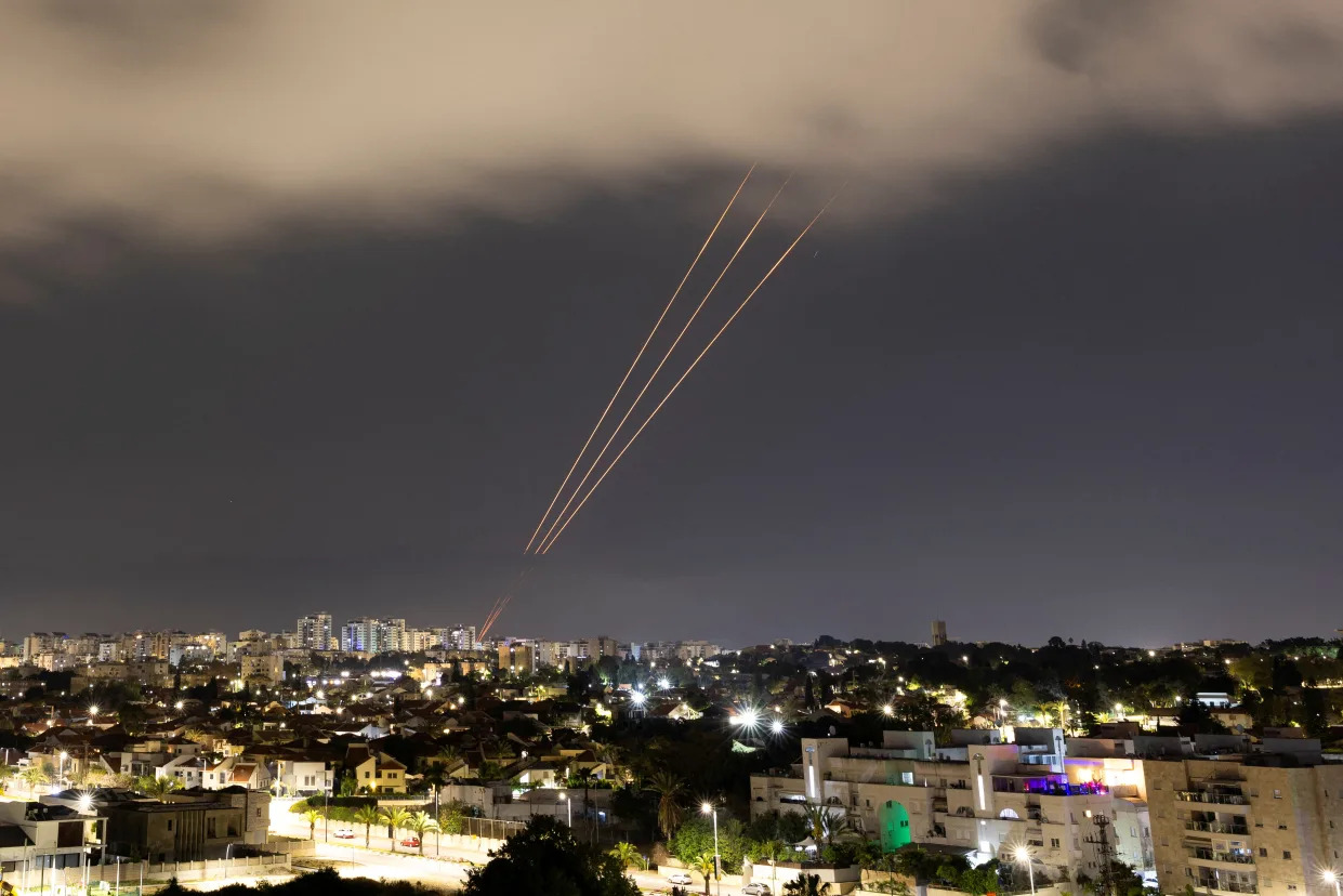 An anti-missile system operates after Iran launched drones and missiles towards Israel, as seen from Ashkelon, Israel April 14, 2024. REUTERS/Amir Cohen     TPX IMAGES OF THE DAY