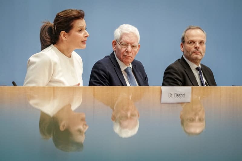 (L-R) Andrea Despot, Chairwoman of the Board of the Foundation Remembrance, Responsibility and Future (EVZ), Josef Schuster, President of the Central Council of Jews in Germany, and Felix Klein, Government Commissioner for Jewish Life in Germany and the Fight against Anti-Semitism, hold a press conference on anti-Semitism in Germany after October 7, 2023 at the Federal Press Conference Center. Kay Nietfeld/dpa