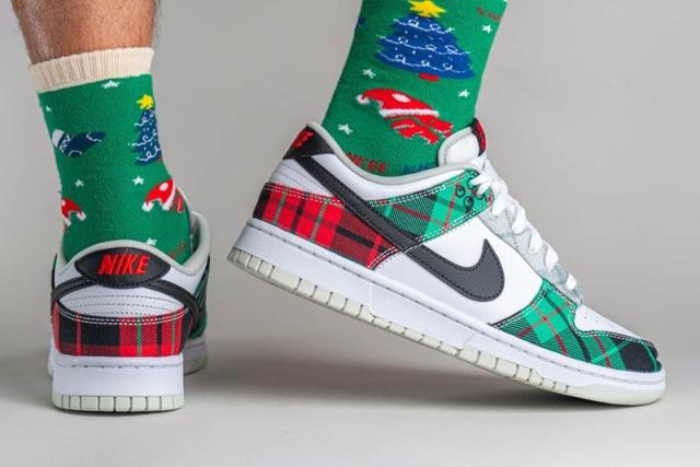 nike dunks plaid christmas