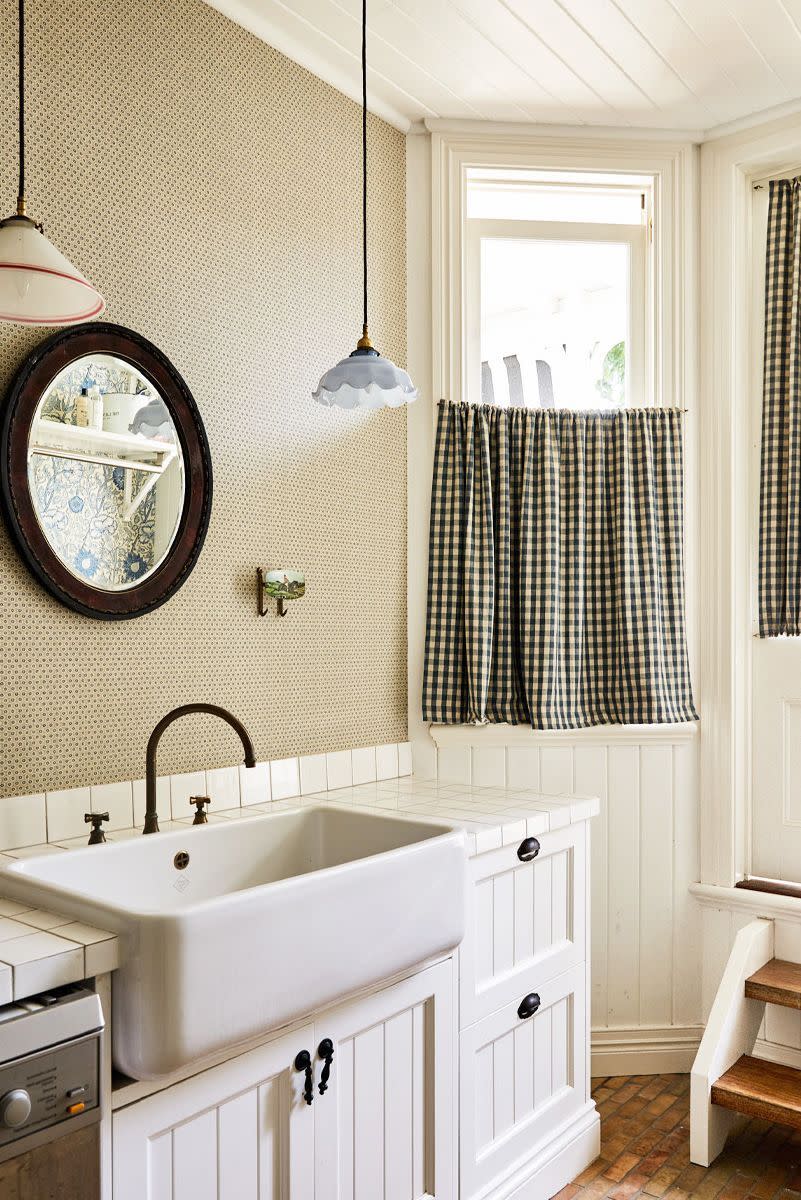 neutral farmhouse laundry room