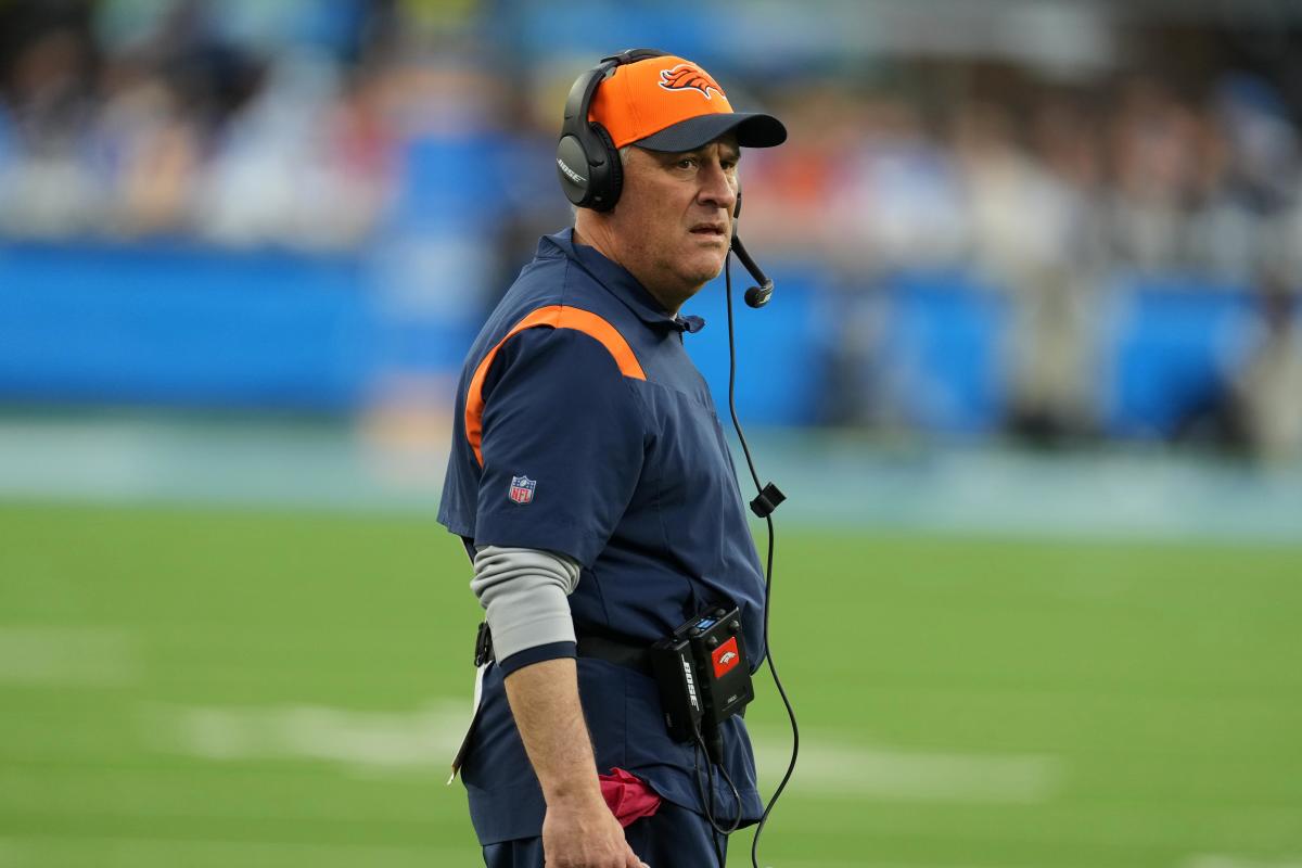 Miami Dolphins & DC Vic Fangio Continuing To Develop Mutual Feel 