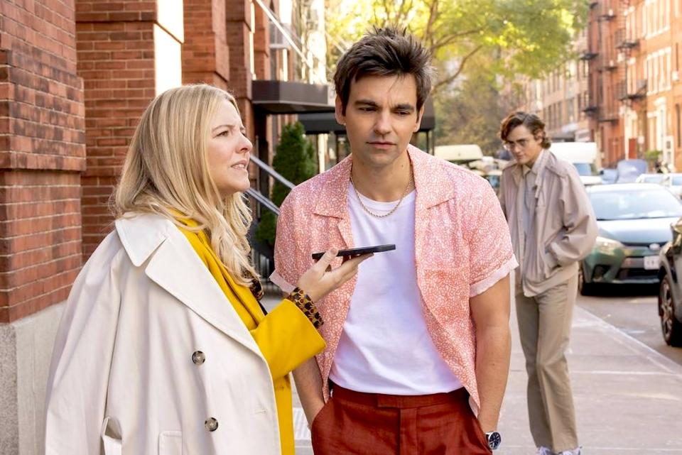 Heléne York and Drew Tarver in 'The Other Two' Season Three.