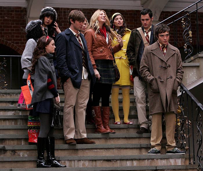 Leighton Meester, Chace Crawford, Blake Lively, Penn Badgley and Ed Westwick on location for "Gossip Girl"