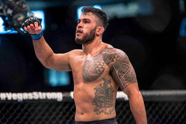 Brad Tavares gets back in win column at UFC 257