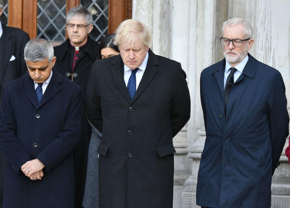 Sadiq Khan, Boris Johnson y Jeremy Corbyn asistieron a la vigilia celebrada en Londres. (PA)