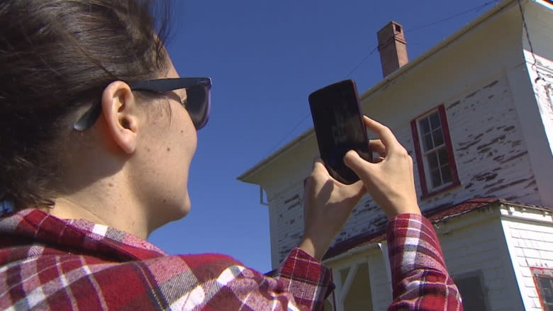 P.E.I.'s Blockhouse lighthouse 'falling apart,' community group calls for action